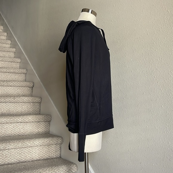 ATHLETA Sz XL Black Long Sleeve Front Crossover Hoodie - Picture 4 of 14